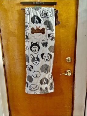Throw Blanket. Dogs  🐶. NWT.